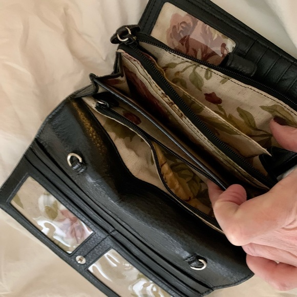 Leather, Brighton. Spacious organizer wallet. - Picture 7 of 8